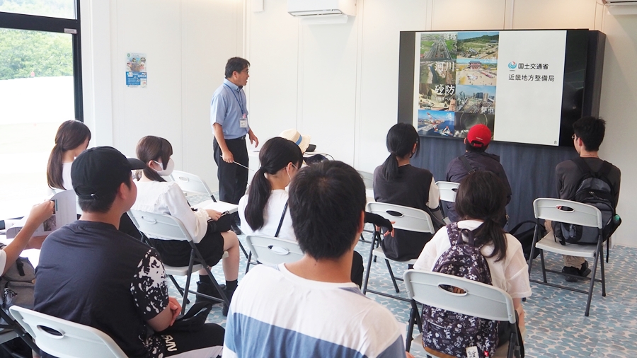 校外学習・国土交通省・近畿地方整備局・大和川河川事務所・学習室・亀の瀬地すべり対策事業のレクチャー・インフラツーリズム・龍田古道